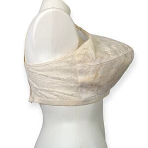 Vintage 42J Bullet Bra ~ Lady Cameo